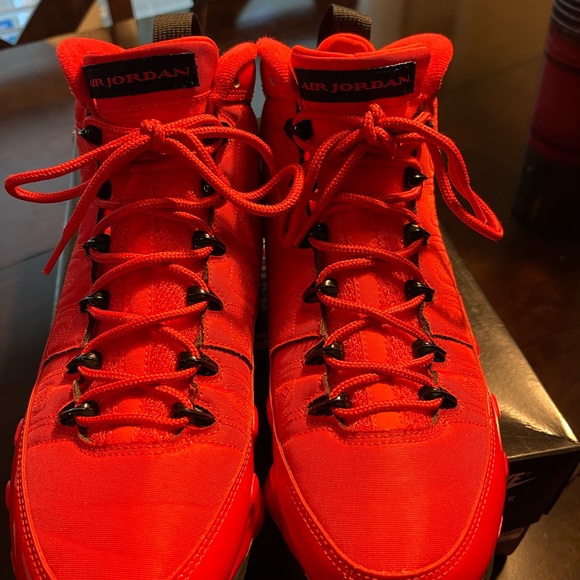Air Jordan 9 ‘Chile Red’.  Used. Mens Size 8.5 US. Box Included - Picture 3 of 4